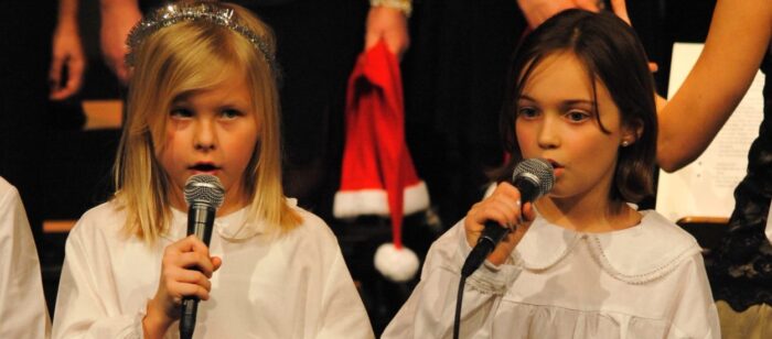 Barn sjunger Nu tändas tusen juleljus på Unisoul's julkonsert inför sökning till AF